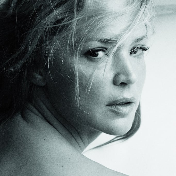 Virginie Efira Se Confie Sur Son Amoureux Niels Schneider Vogue Paris