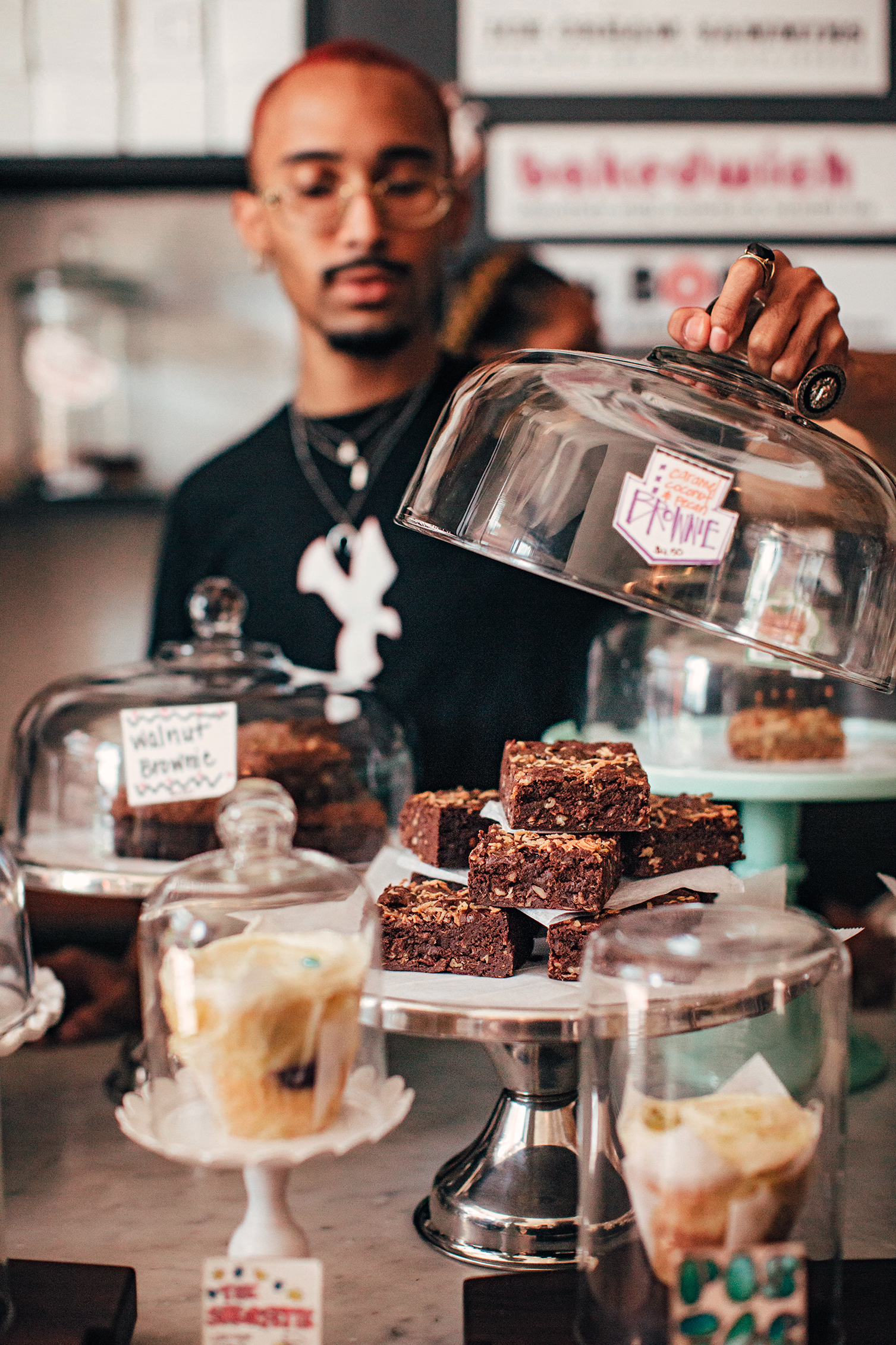 US_GQ_INTERACT_CLICK-TO-FLIP_DC_BITES-AROUND-TOWN_ULTIMATE-GUIDE-TO ...