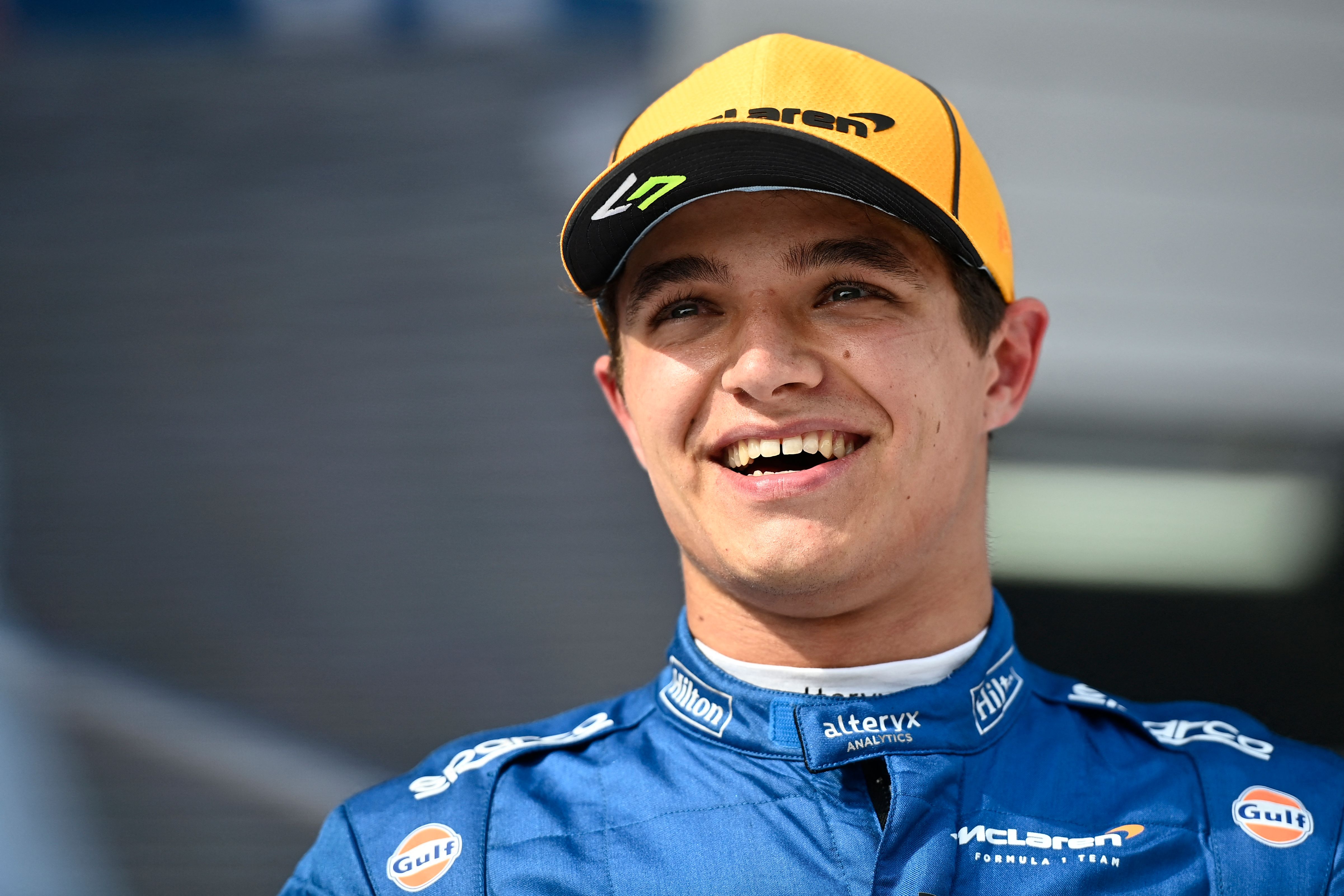 formula 1 s highest paid drivers clash between hamilton and verstappen extends to their bank accounts